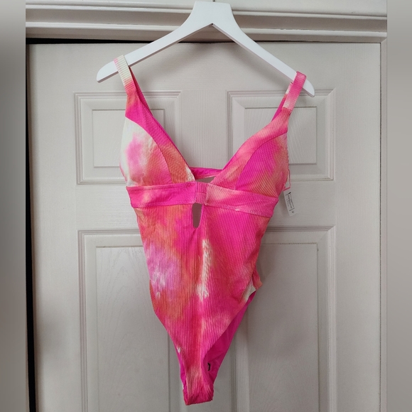 Bathing suit - Picture 4 of 5